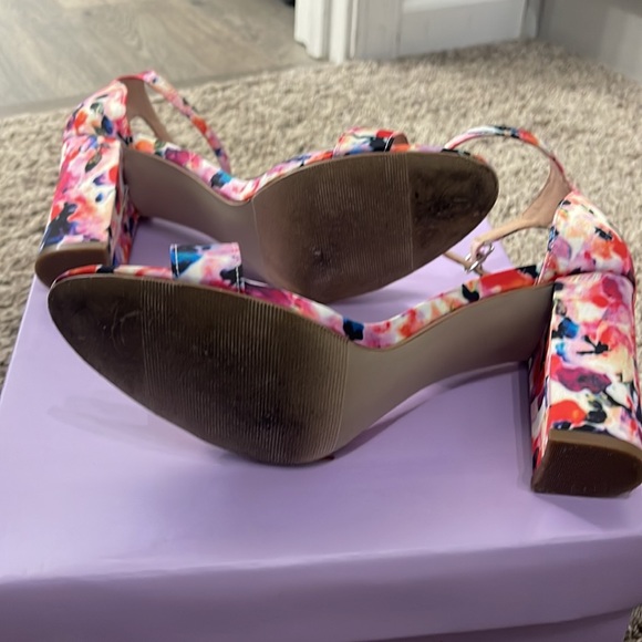 Madden Girl Beella Floral block heels - Picture 6 of 6